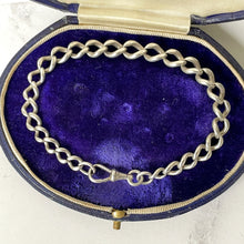 Carica l&#39;immagine nel visualizzatore di Gallery, Antique Victorian Silver Albert Chain Bracelet. English Silver Pocket Watch Curb Chain Bracelet, Dog Clip. Victorian Albertina Bracelet.
