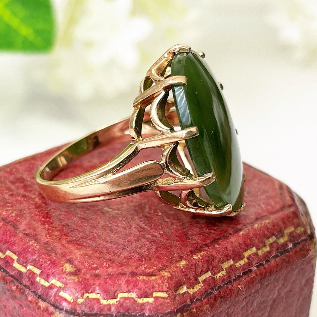 Vintage 18ct Gold Jade Ring. 1960s Art Nouveau/Deco Style Green Jadeite, Yellow Gold Ring. Jade Cabochon Cocktail Ring Size UK - N, US 6-3/4