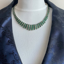 Cargar imagen en el visor de la galería, Vintage Malachite and 980 Silver Fringe Necklace. Cleopatra Articulated Collar Necklace. 1980s Sterling Statement Necklace, South America
