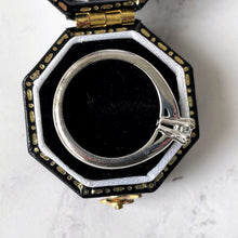 Cargar imagen en el visor de la galería, Vintage Diamond Solitaire Engagement Ring, 18ct White Gold. Classic Round Brilliant Cut 1/4ct Diamond Engagement Ring. Diamond Pinky Ring

