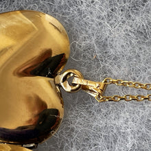 Cargar imagen en el visor de la galería, Vintage Solid 14ct Gold Love Heart Locket. Mother &amp; Child 2-Photo Keepsake Locket. Yellow Gold Necklace For Mother. Vintage Jewelry Gift
