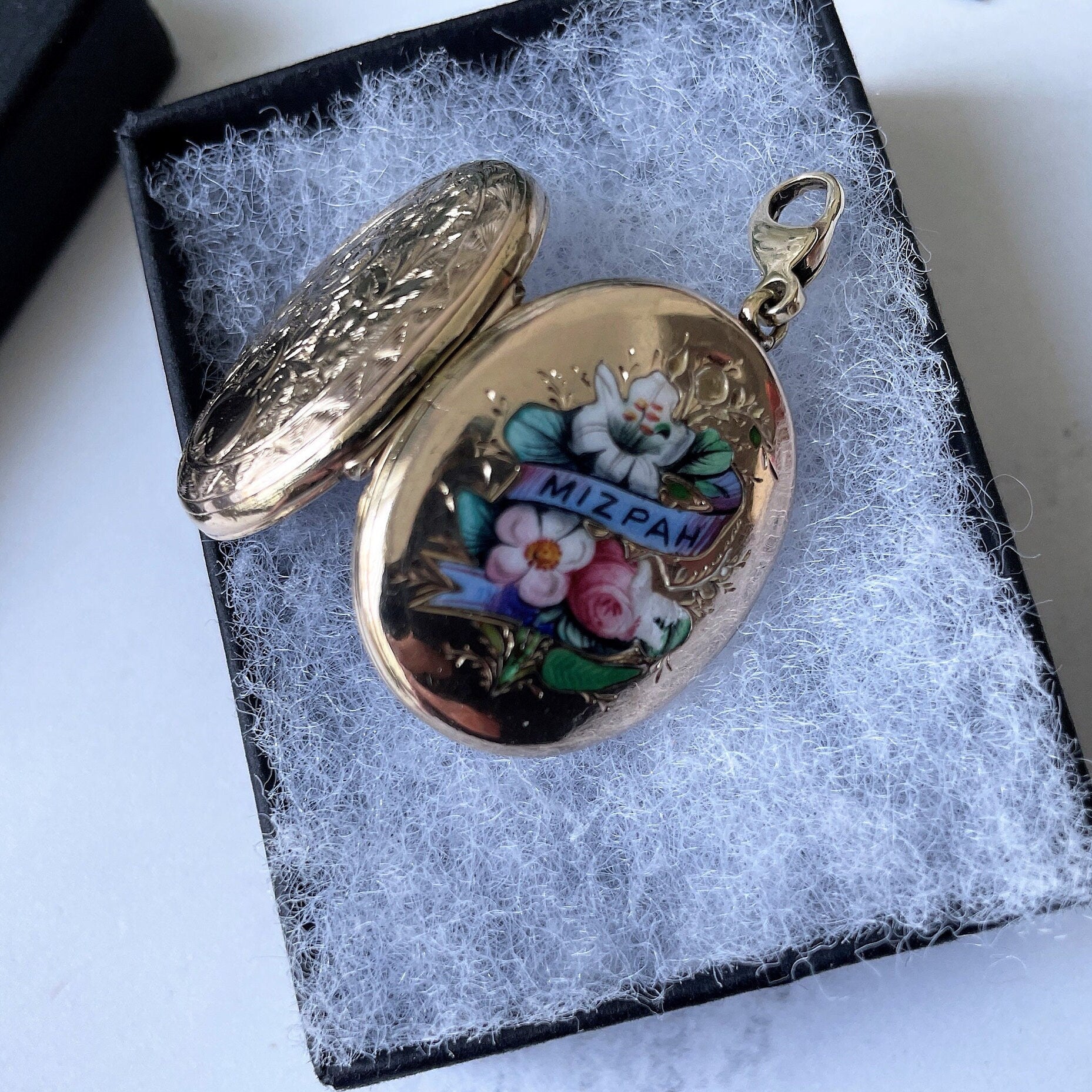 Antique Victorian 9ct Gold Enamel Mizpah Locket, Dog-Clip Bale. 2 Sided Engraved Gold Flower Locket. Gold Love Token Sweetheart Locket.