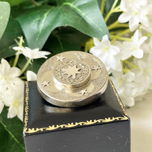 画像をギャラリービューアに読み込む, Antique Victorian Silver Celestial Brooch. Engraved Moon &amp; Star Round Disc Brooch. Antique Sterling Silver Lapel/Collar/Cravat/Stock Pin
