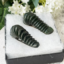 Load image into Gallery viewer, Vintage 1930s Forest Green Bakelite Dress Clips. Pair Art Deco Dress Clips. Set of 2 Deep Carved Bakelite Brooches. Antique Art Deco Jewelry

