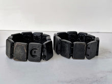 Charger l&#39;image dans la galerie, Antique Victorian Black Horn Mourning Bracelets. Pair Of Pressed Horn Floral Panel Stretch Bracelets. Original Victorian Mourning Jewellery
