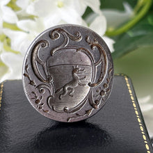 Carica l&#39;immagine nel visualizzatore di Gallery, Georgian Steel Seal Fob With Fox Intaglio. Antique Armorial Coat Of Arms Carved Seal Fob Pendant. Georgian Heraldic Family Crest Wax Seal

