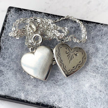 画像をギャラリービューアに読み込む, Antique Sterling Silver Heart Locket Necklace. Chased &amp; Engraved Edwardian/Art Deco Photo Locket With Chain. Sweetheart Love Locket, Germany
