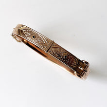 Lade das Bild in den Galerie-Viewer, Antique Victorian Solid 9ct Gold Buckle Bangle. Aesthetic Engraved Daisy Bracelet, Hallmarked 1848. Antique English Rose Gold Cuff Bracelet
