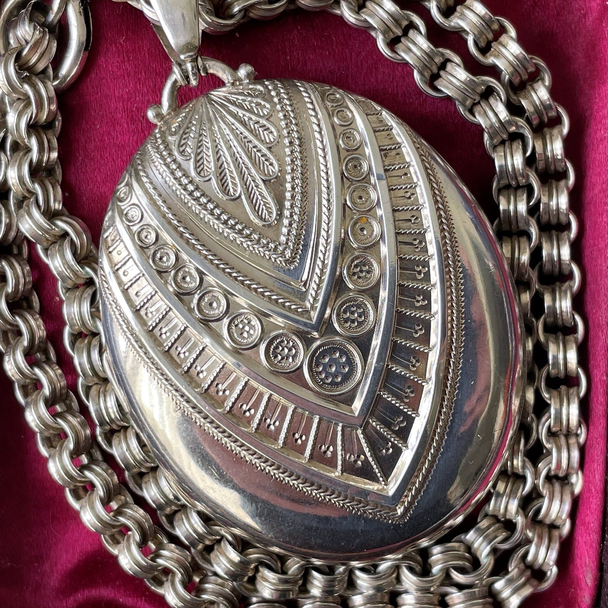 Victorian Baroque Sterling Silver Book Chain Locket Necklace With Period Photos. Antique English Locket & Chain, Payton Paxton, Chester 1882