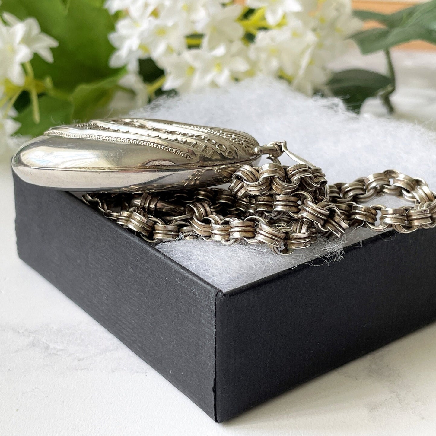 Victorian Baroque Sterling Silver Book Chain Locket Necklace With Period Photos. Antique English Locket & Chain, Payton Paxton, Chester 1882