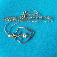 Cargar imagen en el visor de la galería, Edwardian 9ct Gold Aquamarine Pendant Necklace. Art Nouveau Gold Openwork Necklace. Antique Pale Blue Gemstone Solitaire Pendant &amp; Chain.
