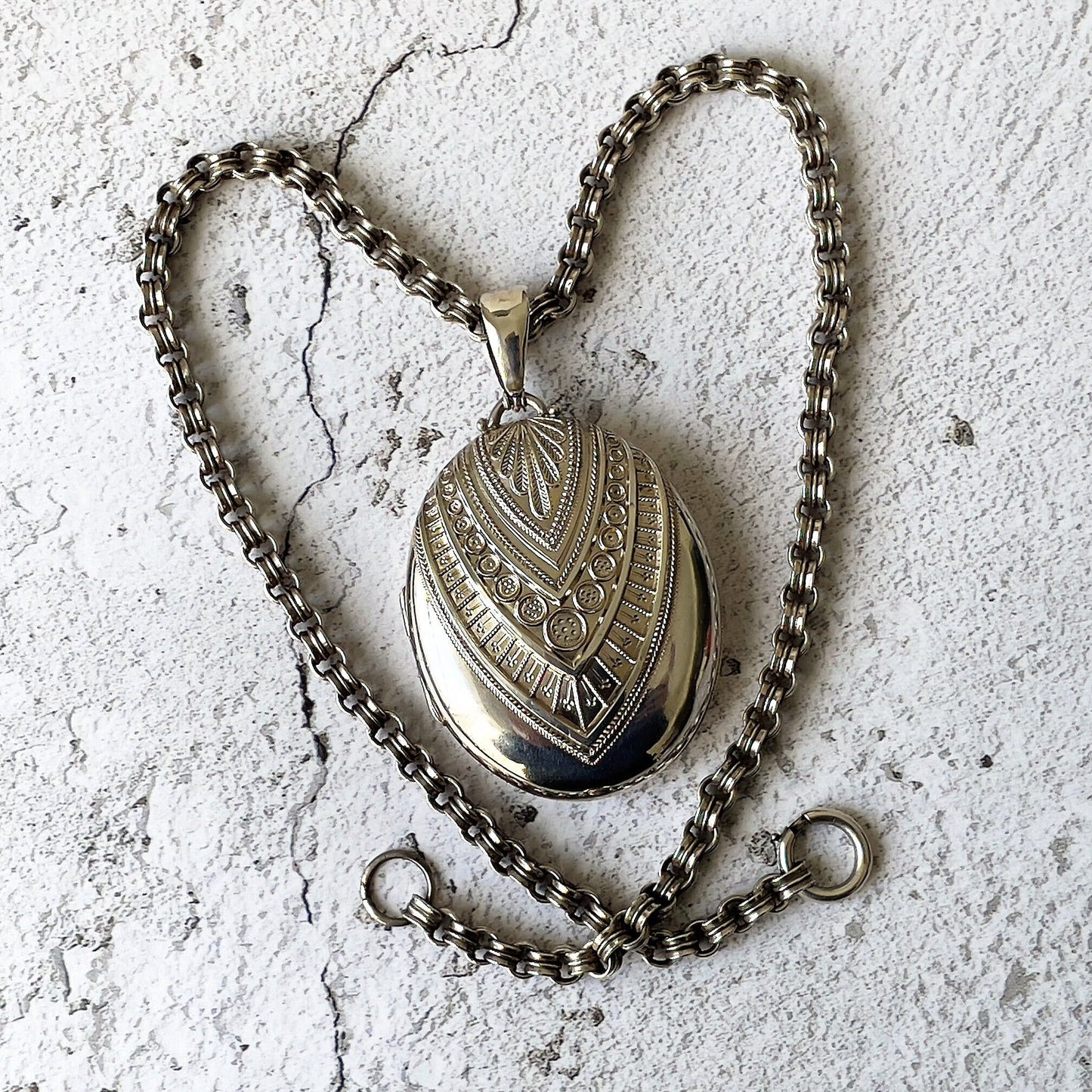 Victorian Baroque Sterling Silver Book Chain Locket Necklace With Period Photos. Antique English Locket & Chain, Payton Paxton, Chester 1882