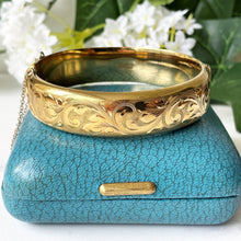Carica l&#39;immagine nel visualizzatore di Gallery, Antique 12ct Rolled Gold Engraved Bangle, Original Box. Edwardian Floral Engraved 12K Gold Fill Hinged Cuff Bracelet In Antique Jewelry Case
