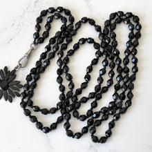 Carica l&#39;immagine nel visualizzatore di Gallery, Antique Victorian French Jet 58&quot; Guard Chain Necklace. Black Vauxhall Glass Bead Long Chain Sautoir &amp; Dog-Clip. Victorian Mourning Jewelry
