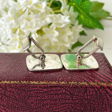 Cargar imagen en el visor de la galería, Vintage 1960s Silver Atomic Whirl Cufflinks. Big Square Faced Sterling Silver Atom Cufflinks. Mens Vintage Scientific Retro Jewellery
