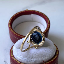 Load image into Gallery viewer, Vintage 9ct Gold Etruscan Revival Labradorite Ring. Blue Green Colour Changing Gemstone Ring. Victorian Style Gold Solitaire Cabochon Ring
