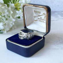 Lade das Bild in den Galerie-Viewer, Vintage Sterling Silver Buckle Ring, Boxed. English Engraved Wide Band Silver Ring Hallmarked 1971. Retro Statement Ring Size UK/Q.5, US 8.5
