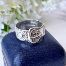 Lade das Bild in den Galerie-Viewer, Vintage Sterling Silver Buckle Ring, Boxed. English Engraved Wide Band Silver Ring Hallmarked 1971. Retro Statement Ring Size UK/Q.5, US 8.5
