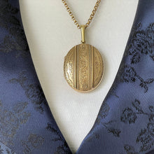 Lade das Bild in den Galerie-Viewer, Antique Victorian Gold Pinchbeck Large Locket Necklace. Engraved Puffy Keepsake/Photo Locket. Book Chain Locket &amp; Belcher Chain, Circa 1850.
