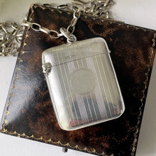 Carica l&#39;immagine nel visualizzatore di Gallery, Antique English Sterling Silver Vesta Case, circa 1913. Edwardian Novelty Hip Flask Vesta Keepsake Pendant. Machine Engraved Match Safe Fob.
