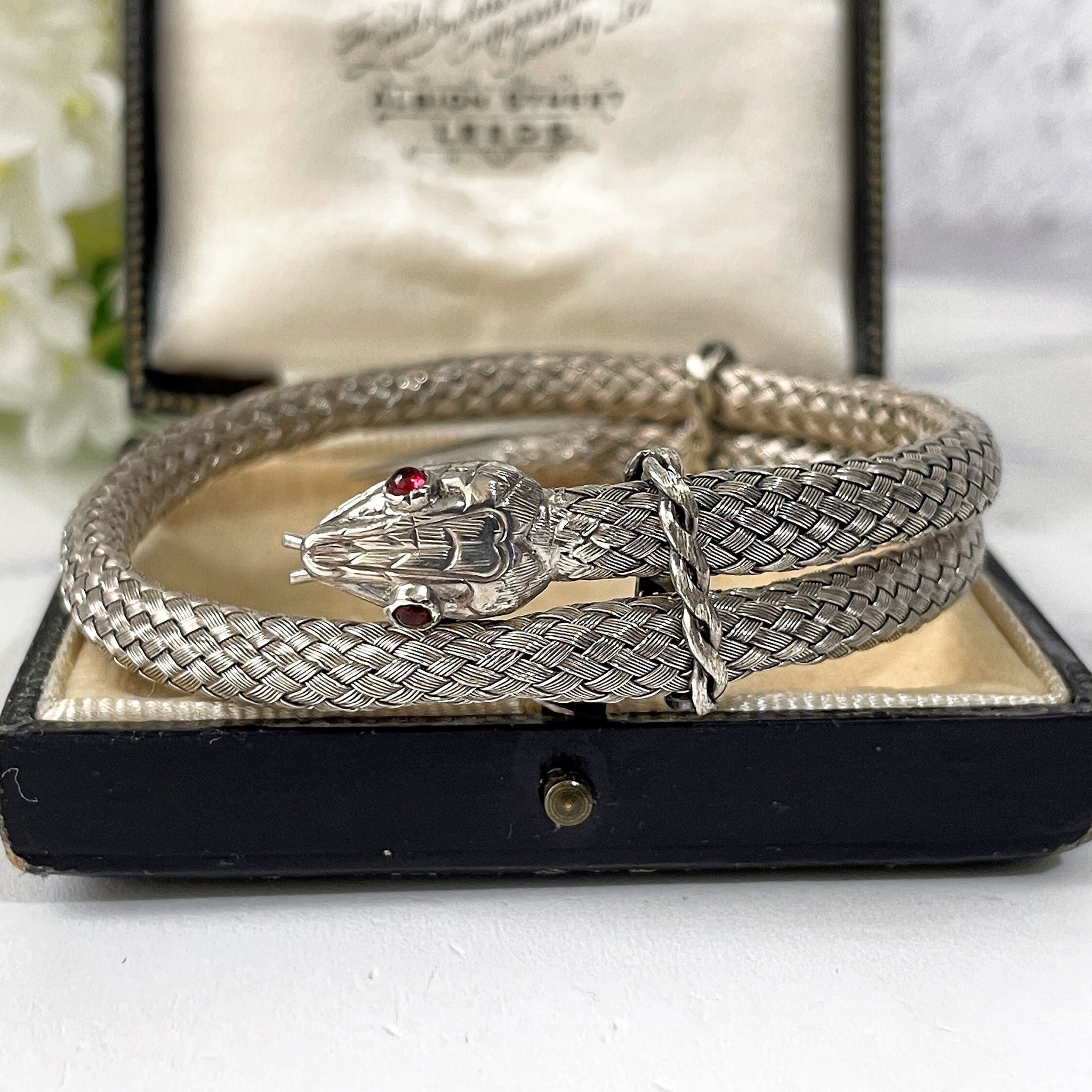 Mesh gold and popular black snake
