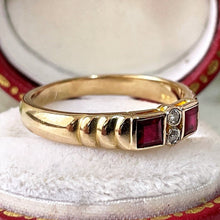 Lade das Bild in den Galerie-Viewer, Vintage 18ct Gold Diamond &amp; Square Cut Ruby Ring. Art Deco Style Princess Cut Gemstone Stacking/Wedding Band. July Birthstone Ring Sz M/6.25

