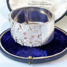 Lade das Bild in den Galerie-Viewer, Victorian Silver &amp; Gold Wide Bangle Bracelet. Antique Aesthetic Engraved Sterling Silver Hinged Bangle. Victorian Japonesque Cuff Bracelet
