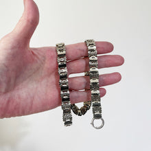Carica l&#39;immagine nel visualizzatore di Gallery, Victorian Sterling Silver Book Chain Necklace. Antique Engraved Silver Collar Necklace With Detachable Bolt Ring. Silver Locket Bookchain
