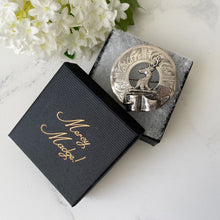 画像をギャラリービューアに読み込む, Victorian Scottish Silver Belted Garter &amp; Stag Brooch. Antique Aesthetic Engraved Sterling Silver Ring Brooch. Victorian Plaid/Tartan Pin
