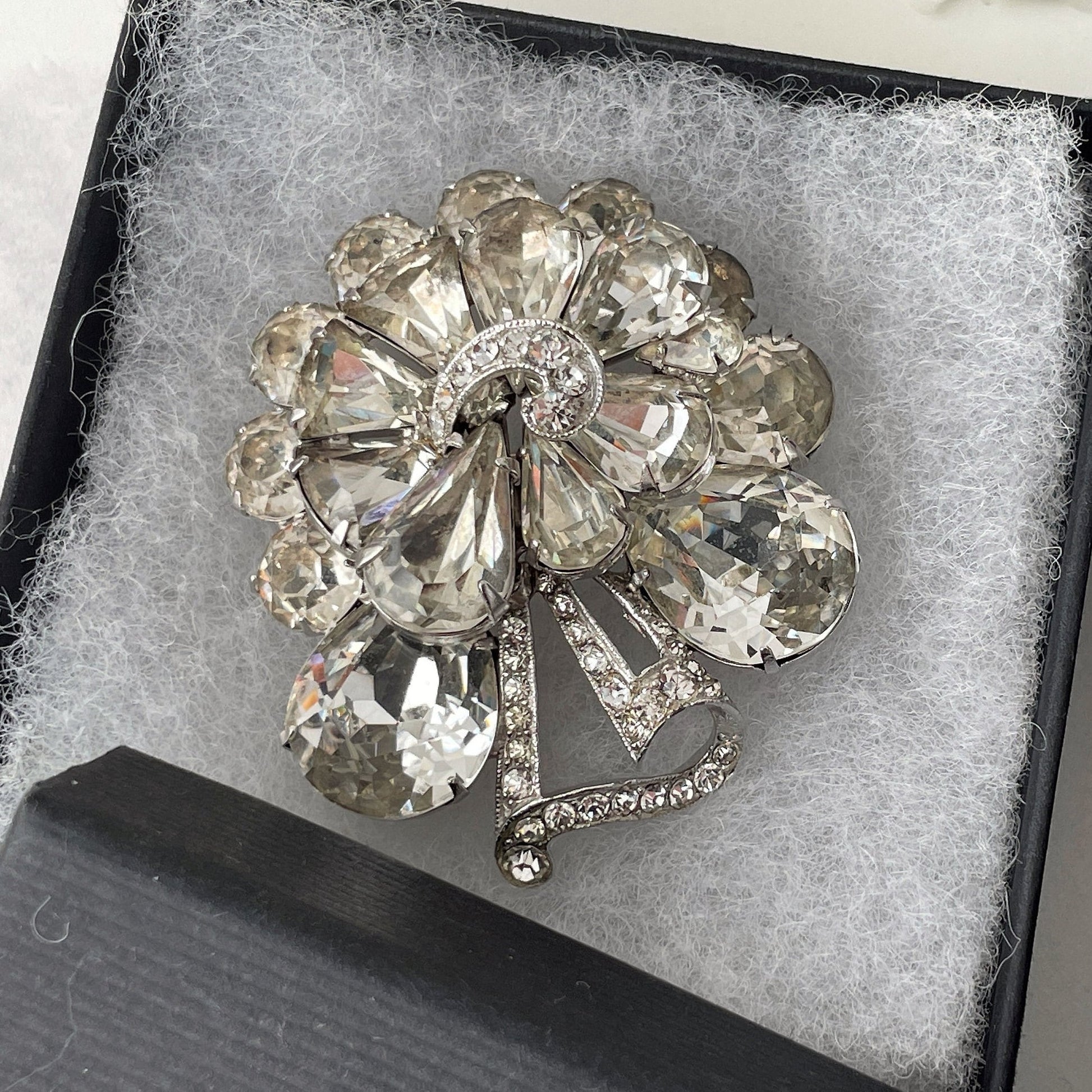 Vintage Eisenberg Clear Crystal Flower Bouquet Brooch & Earring Set. Huge 1940s Austrian Crystal Diamanté Luxury Costume Jewellery Set.