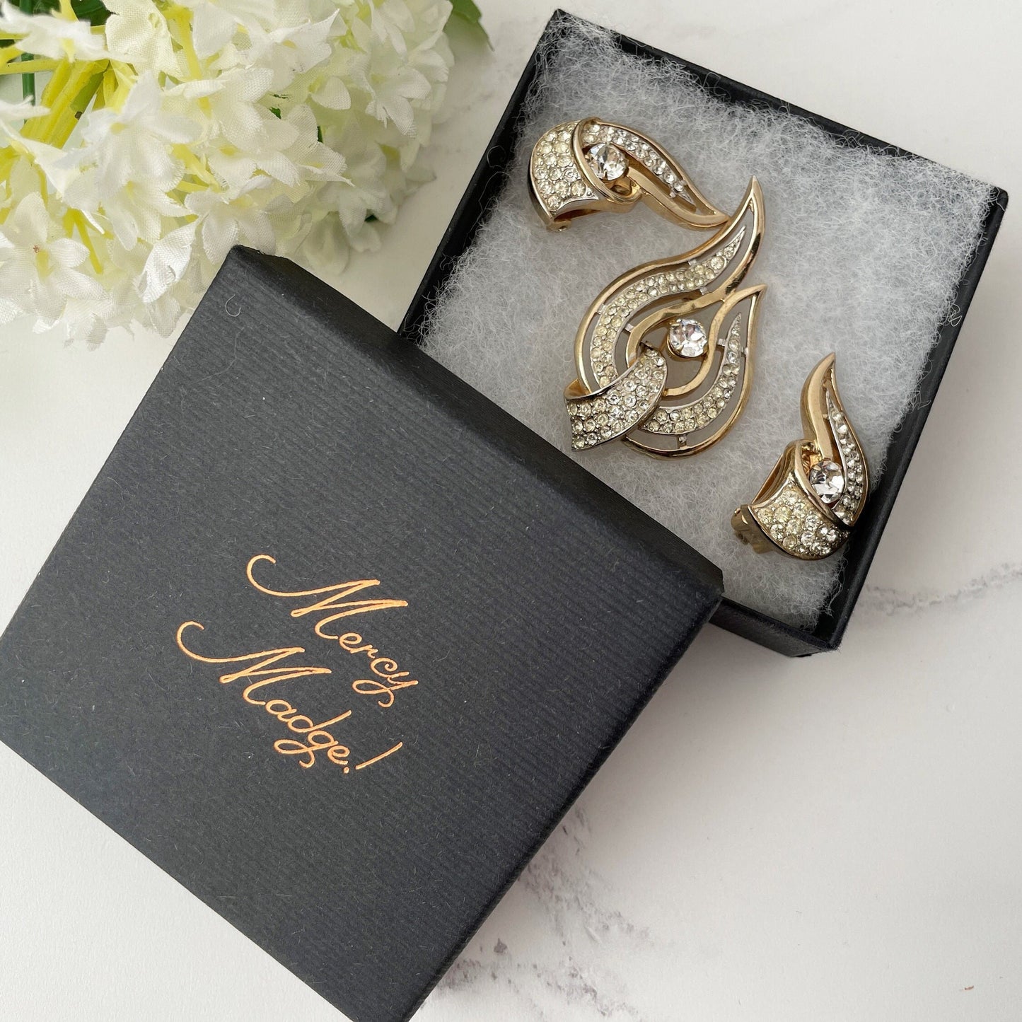 Vintage 1950s Kramer NY Brooch & Clip Earring Set. Retro Paisley Pattern Crystal Rhinestone Brooch, Earring Set. 1940s Costume Jewellery