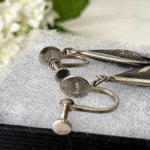 Lade das Bild in den Galerie-Viewer, 1930s Art Deco Niello Silver Drop Earrings. Antique Siam Nielloware Sterling Silver Pendant Earrings. Vintage Screw Back Silver Earrings
