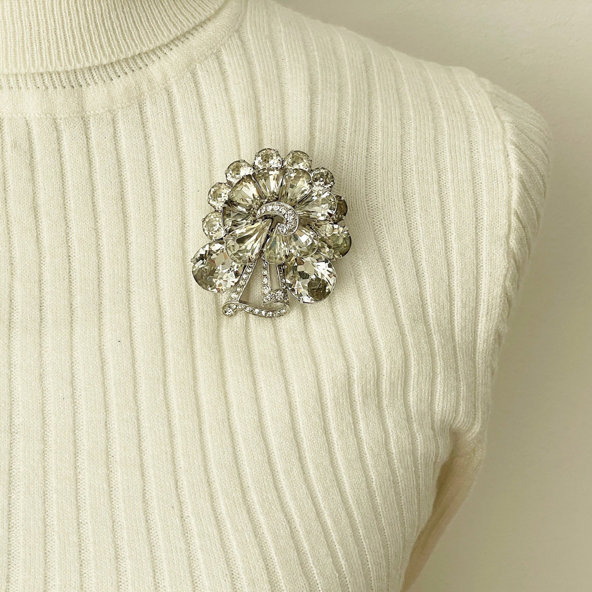 Vintage Eisenberg Clear Crystal Flower Bouquet Brooch & Earring Set. Huge 1940s Austrian Crystal Diamanté Luxury Costume Jewellery Set.