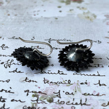 Lade das Bild in den Galerie-Viewer, Georgian Vauxhall Glass Flower Earrings. Antique Black Glass Tile Sterling Silver Regency Earrings. Victorian Daisy Stud Hook Earrings c1820
