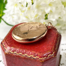 画像をギャラリービューアに読み込む, Victorian Aesthetic Engraved 9ct Rose Gold Locket
