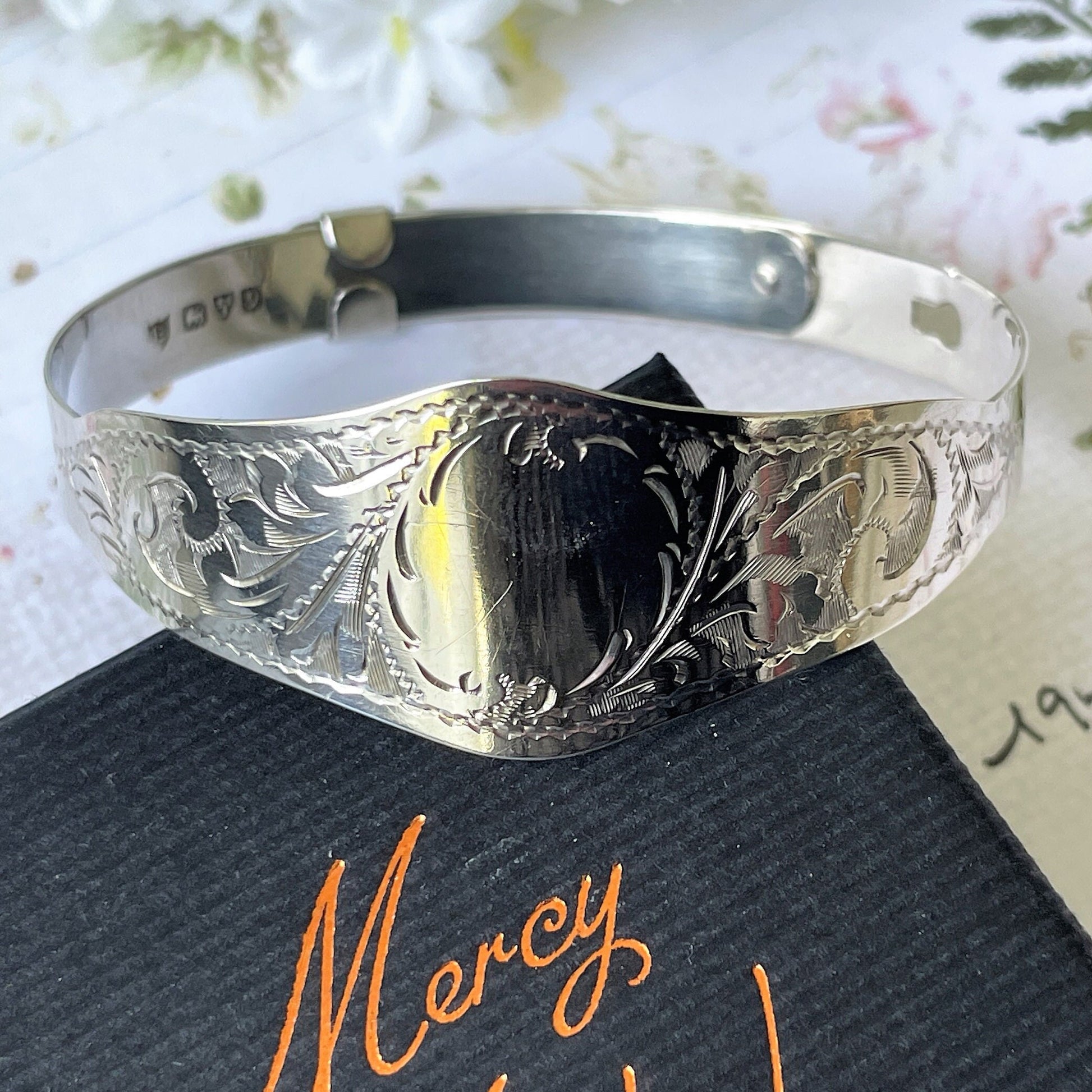 Vintage Art Deco Floral Engraved Sterling Silver Bracelet. English Silver Adjustable Bangle, Chester 1946. Edwardian Revival Bangle Bracelet