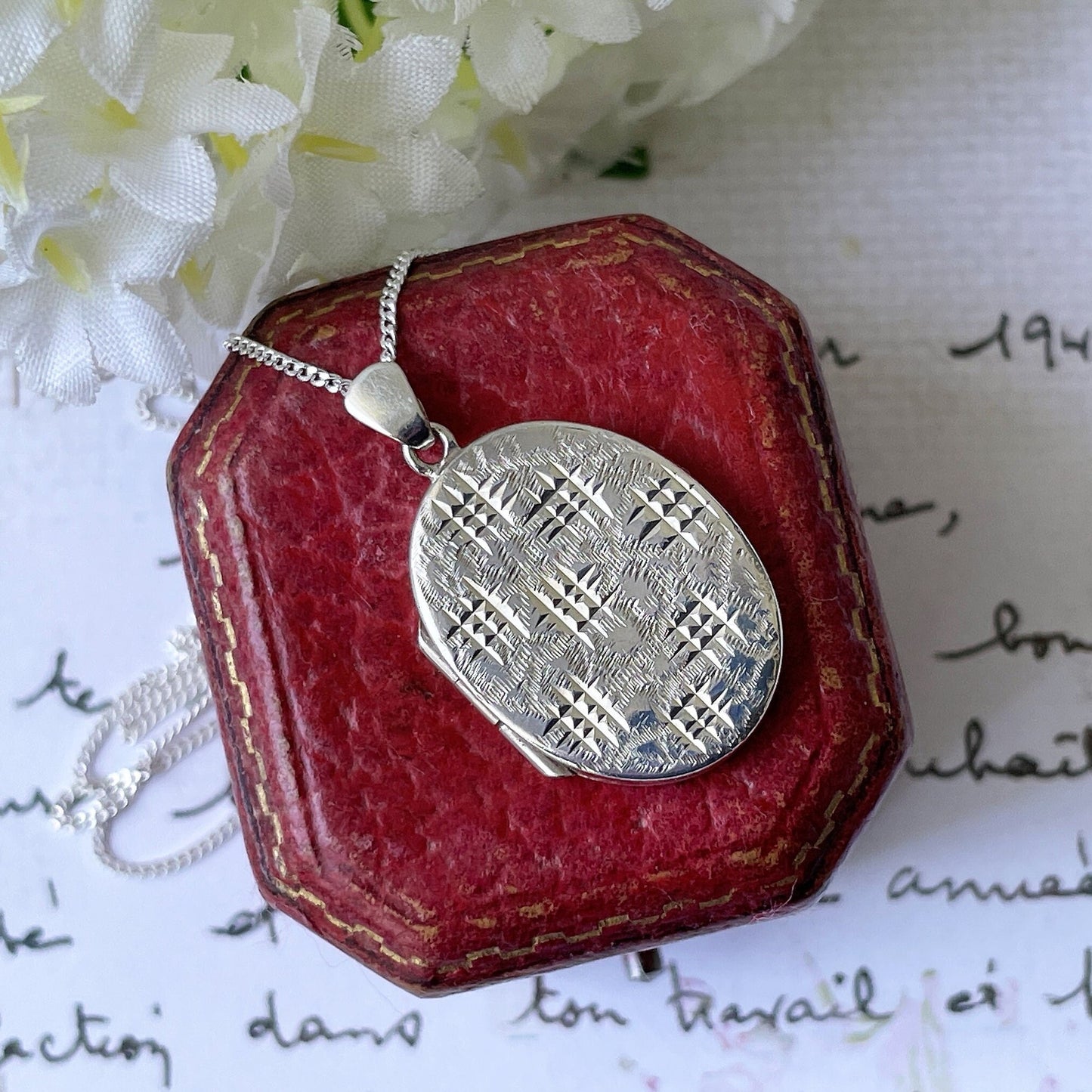 Vintage Engraved English Sterling Silver Locket & Curb Chain. Medium Oval Modernist Locket, Hallmarked 1972. Photo Locket Pendant Necklace.