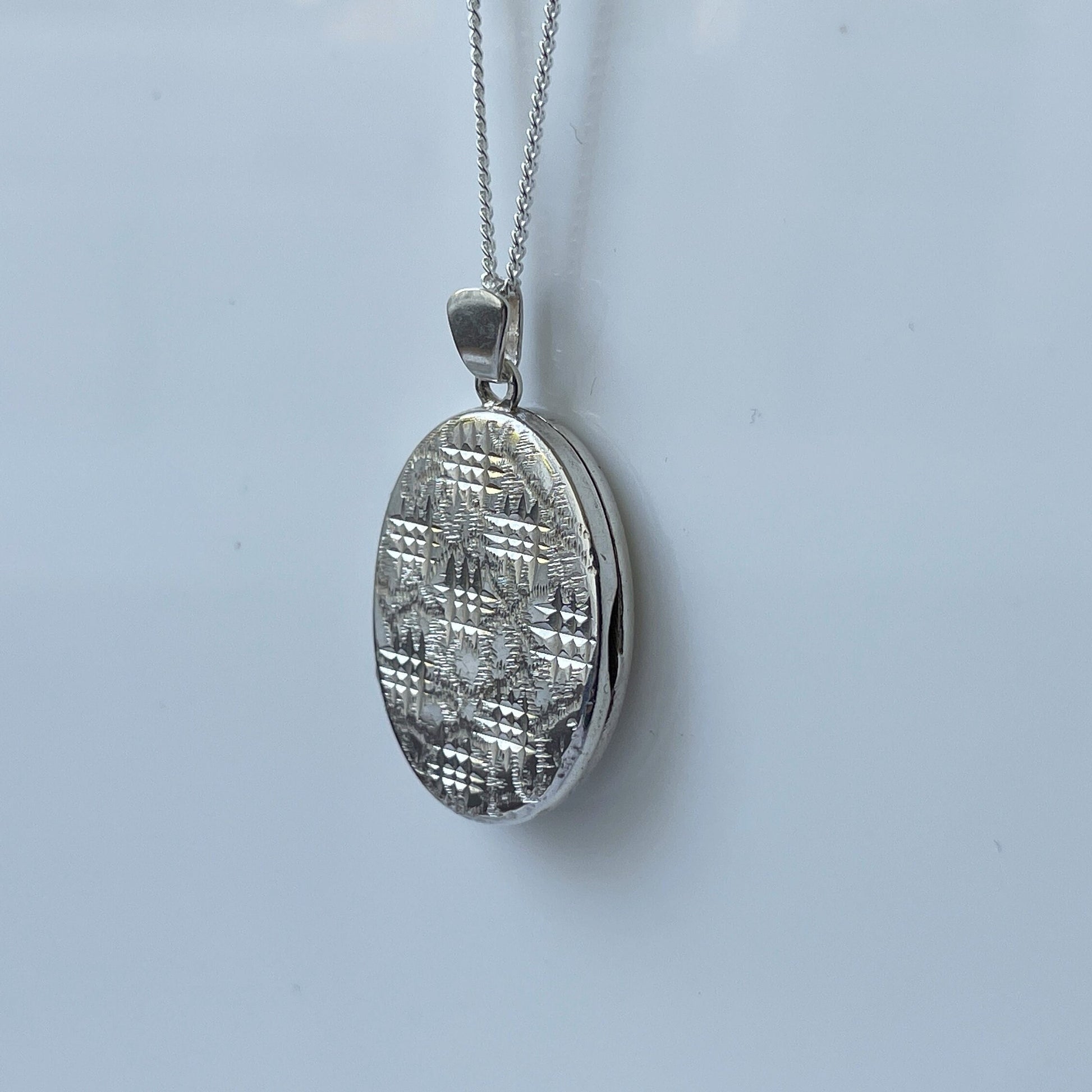 Vintage Engraved English Sterling Silver Locket & Curb Chain. Medium Oval Modernist Locket, Hallmarked 1972. Photo Locket Pendant Necklace.