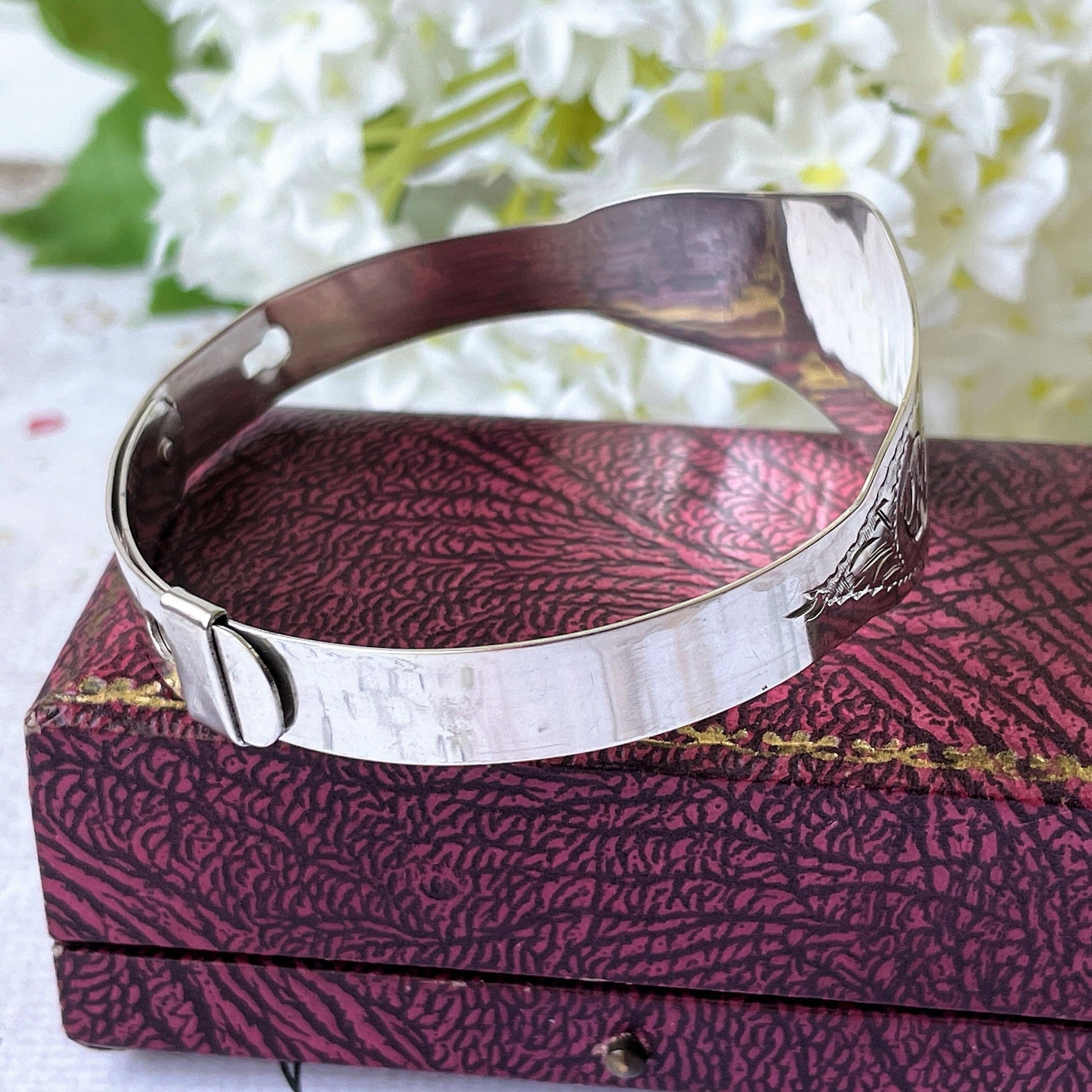 Vintage Art Deco Floral Engraved Sterling Silver Bracelet. English Silver Adjustable Bangle, Chester 1946. Edwardian Revival Bangle Bracelet