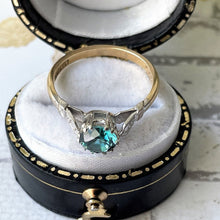 Carica l&#39;immagine nel visualizzatore di Gallery, Antique Art Deco Blue Zircon Platinum &amp; Gold Ring. Antique 0.85 Carat Zircon Solitaire Engagement Ring. 1920s Art Deco Cocktail Ring.
