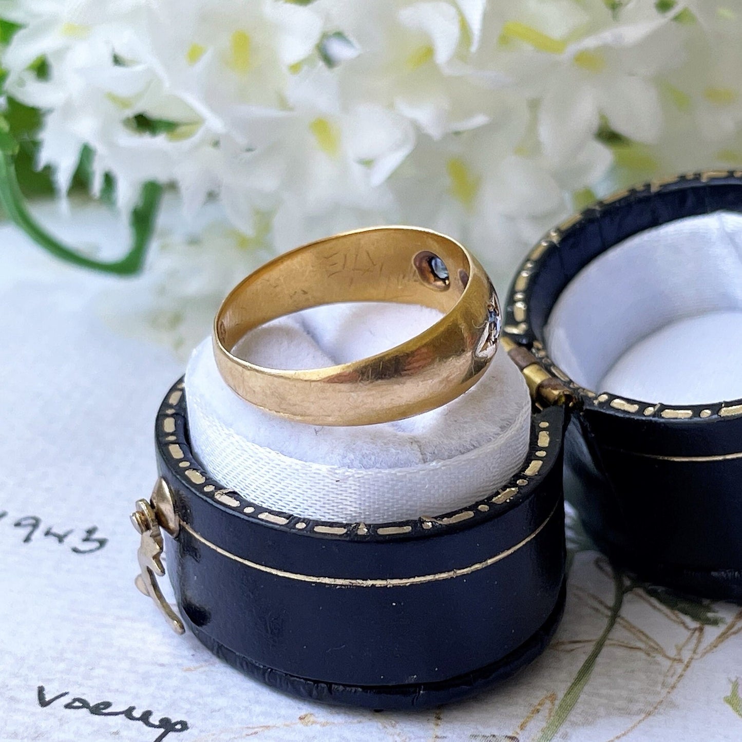 Antique 18ct Gold Diamond & Sapphire Gypsy Ring, Chester 1905. Edwardian Star Set 3-Stone Trilogy Ring. Antique Yellow Gold Dome Band Ring.