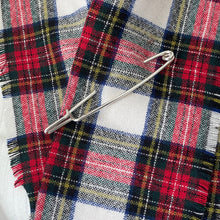 Carica l&#39;immagine nel visualizzatore di Gallery, Vintage Scottish Silver Bayonet Style Kilt Pin, Edinburgh Hallmarks. Large Heavy Duty Traditional Highland Dress Kilt Pin. Tartan/Plaid Pin
