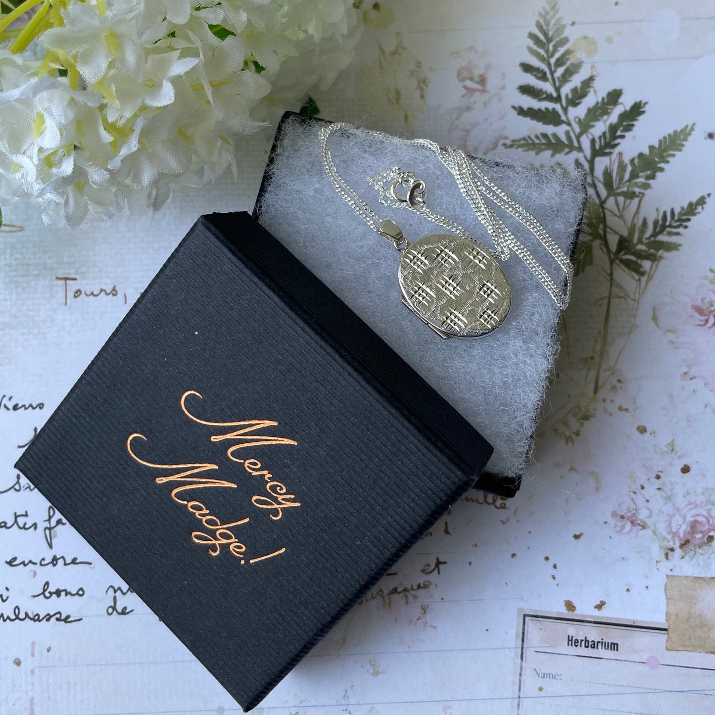 Vintage Engraved English Sterling Silver Locket & Curb Chain. Medium Oval Modernist Locket, Hallmarked 1972. Photo Locket Pendant Necklace.