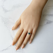 Carica l&#39;immagine nel visualizzatore di Gallery, Antique Art Deco Blue Zircon Platinum &amp; Gold Ring. Antique 0.85 Carat Zircon Solitaire Engagement Ring. 1920s Art Deco Cocktail Ring.
