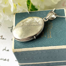 Charger l&#39;image dans la galerie, Vintage English Sterling Silver Oval Locket Pendant &amp; Chain. Small Floral Oval Locket Necklace. 1970s Antique Style Photo Locket.
