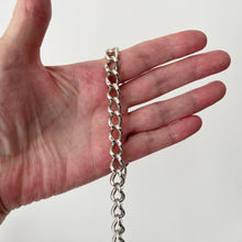 Cargar imagen en el visor de la galería, Vintage Heavy Sterling Silver Heart Padlock Bracelet. Chunky Victorian Style Curb Chain Bracelet. Unisex English Bracelet, Hallmarked 1979
