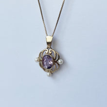 Lade das Bild in den Galerie-Viewer, Vintage 9ct Gold Amethyst &amp; Pearl Pendant On 9ct Gold Chain. English Yellow Gold Art Nouveau Style Openwork Pendant Necklace.

