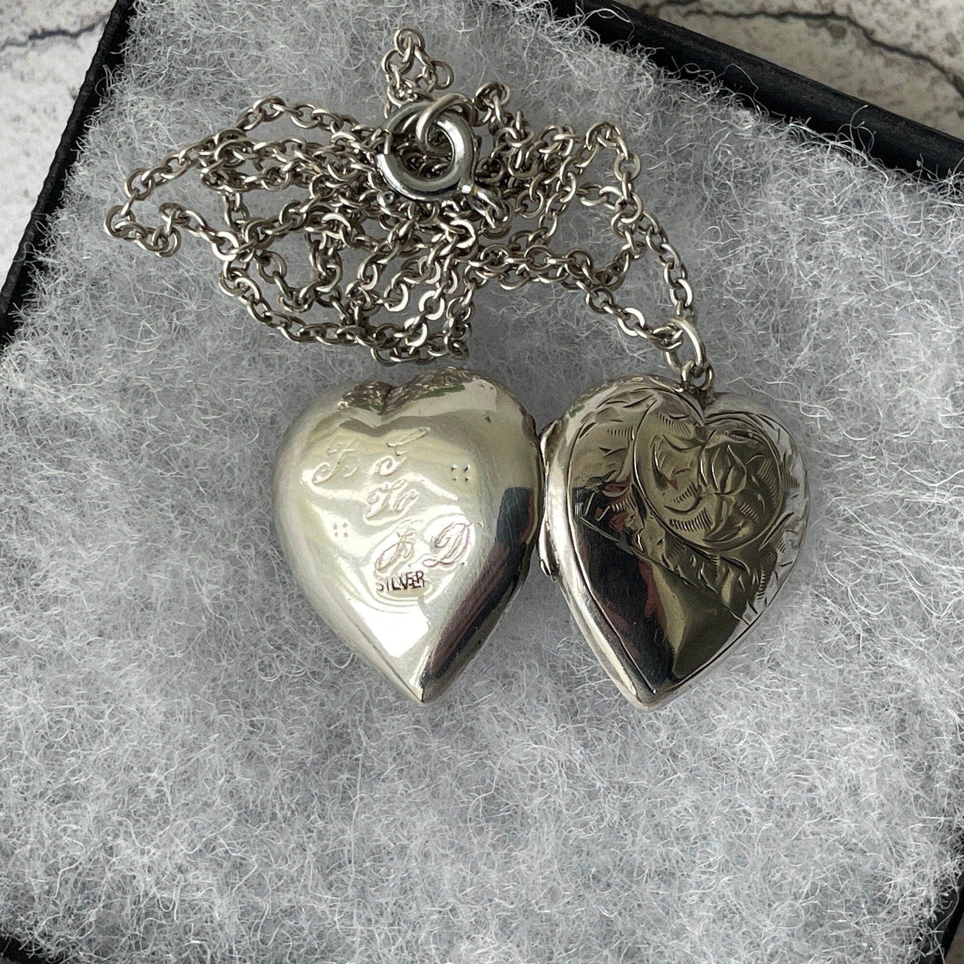 Vintage sterling silver shops embossed heart locket Necklace