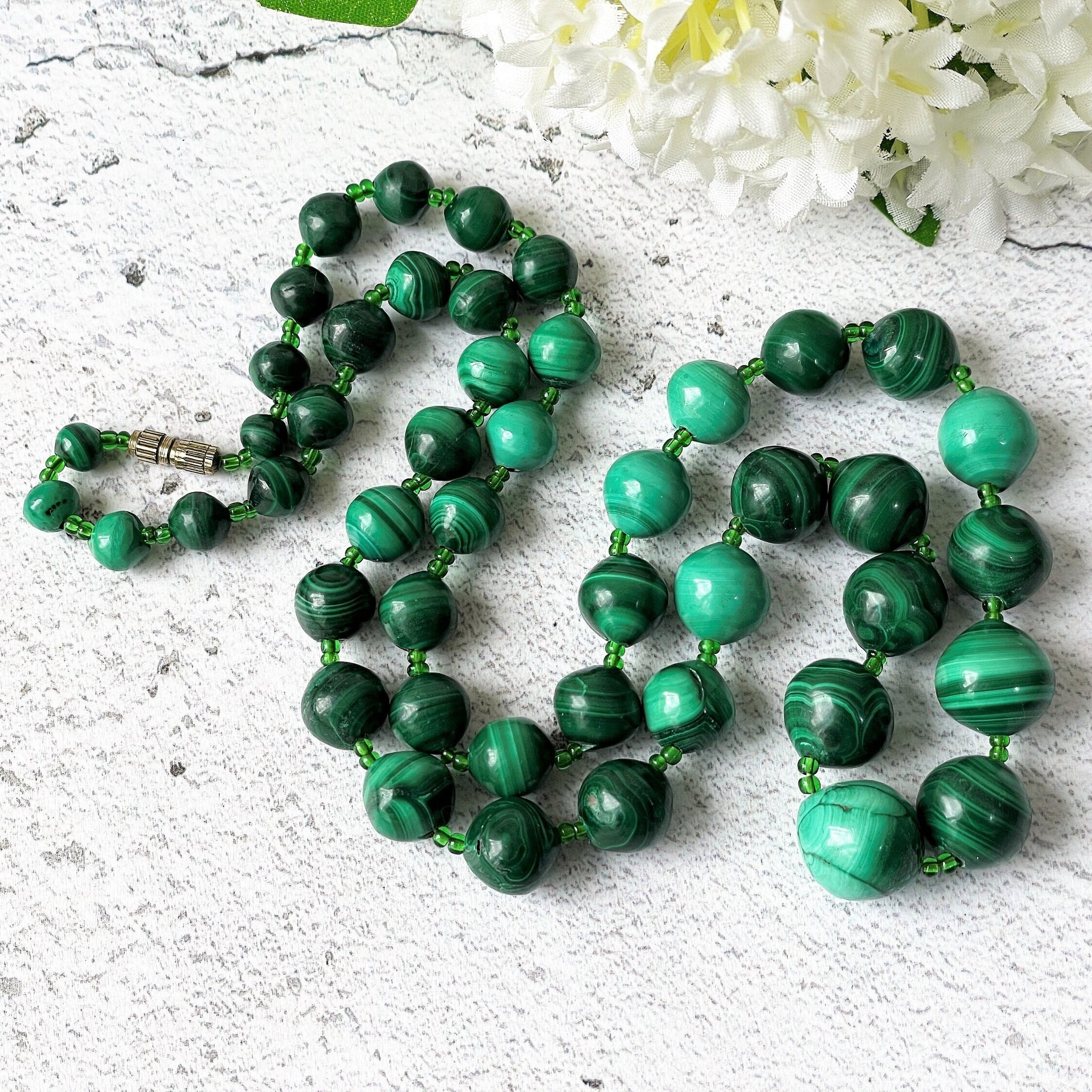 Vintage Art Deco Malachite Gemstone Bead Necklace