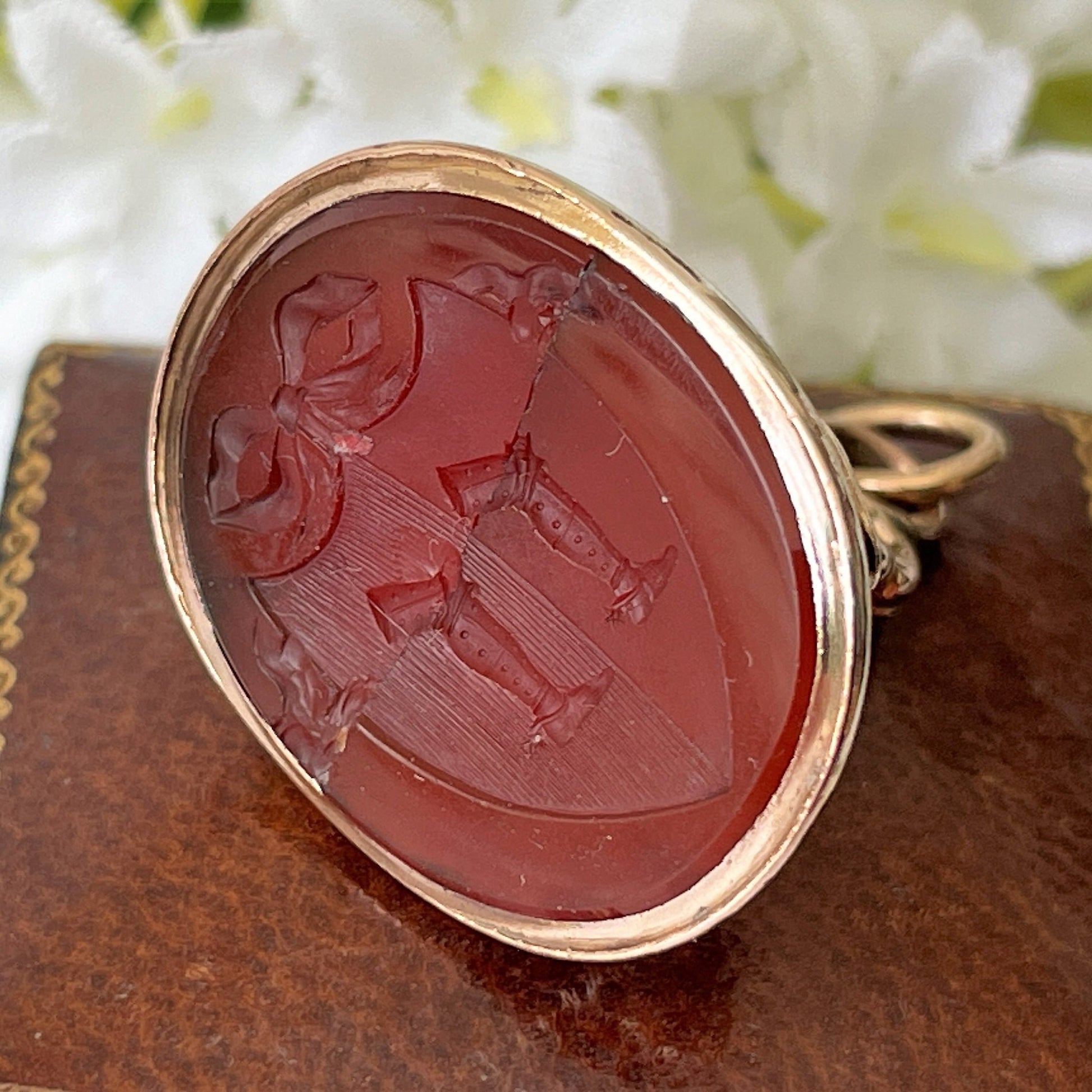 Antique Georgian 18ct Gold Carnelian Seal Fob With Heraldic Coat of Arms. English Knights Shield & Armoured Legs Intaglio Seal Pendant